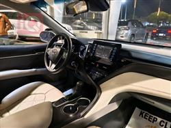 تۆیۆتا کامری